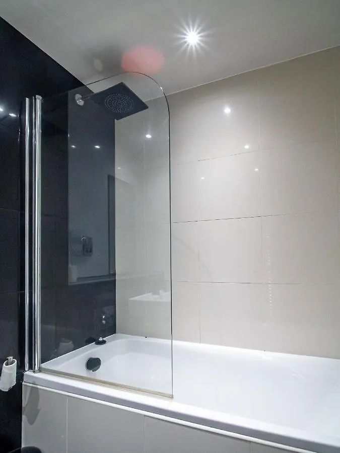 שפילד Exquisite 2-Bedroom Apartment - City Centre